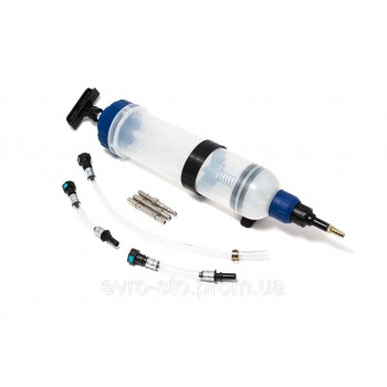 Шприц-дозатор с насадками для создания давления в топливной системе автомобиля и определения ее герметичности,